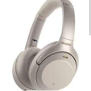 Sony WH-1000xm3 noise cancelling headphones